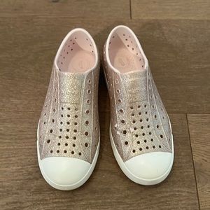 COPY - Native shoes size 2 (little girls) in pink glitter